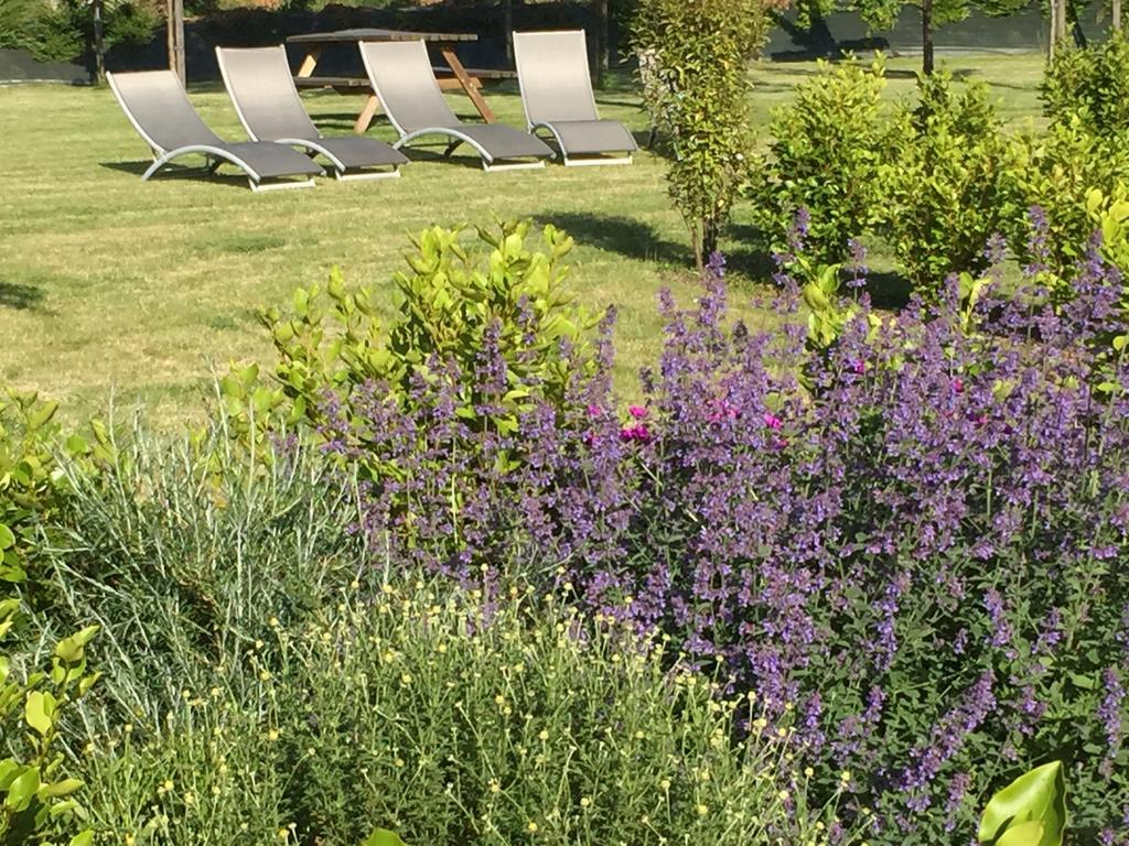 Domaine Du Grenier Bed & Breakfast Yffiniac Exterior photo