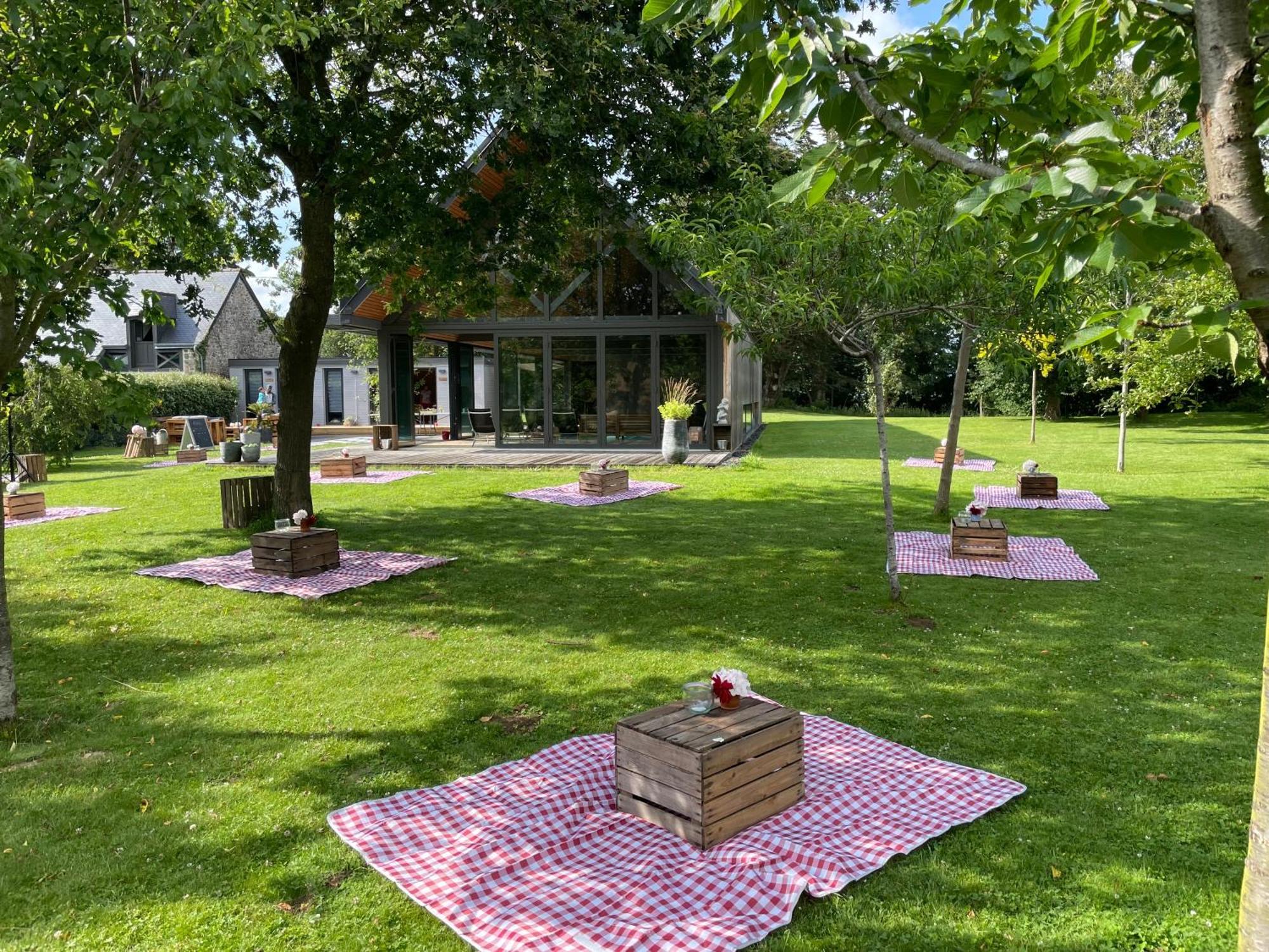 Domaine Du Grenier Bed & Breakfast Yffiniac Exterior photo