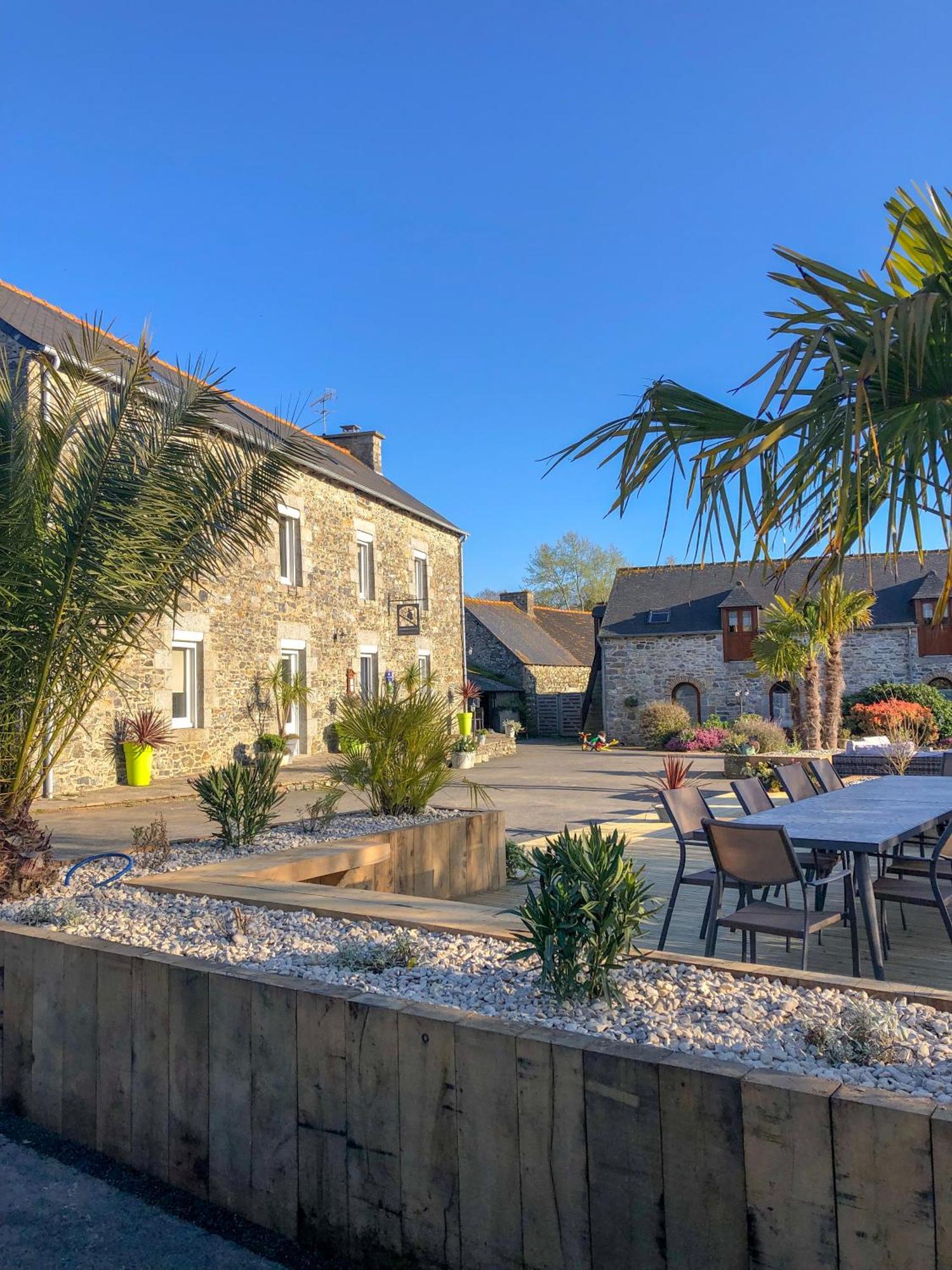 Domaine Du Grenier Bed & Breakfast Yffiniac Exterior photo