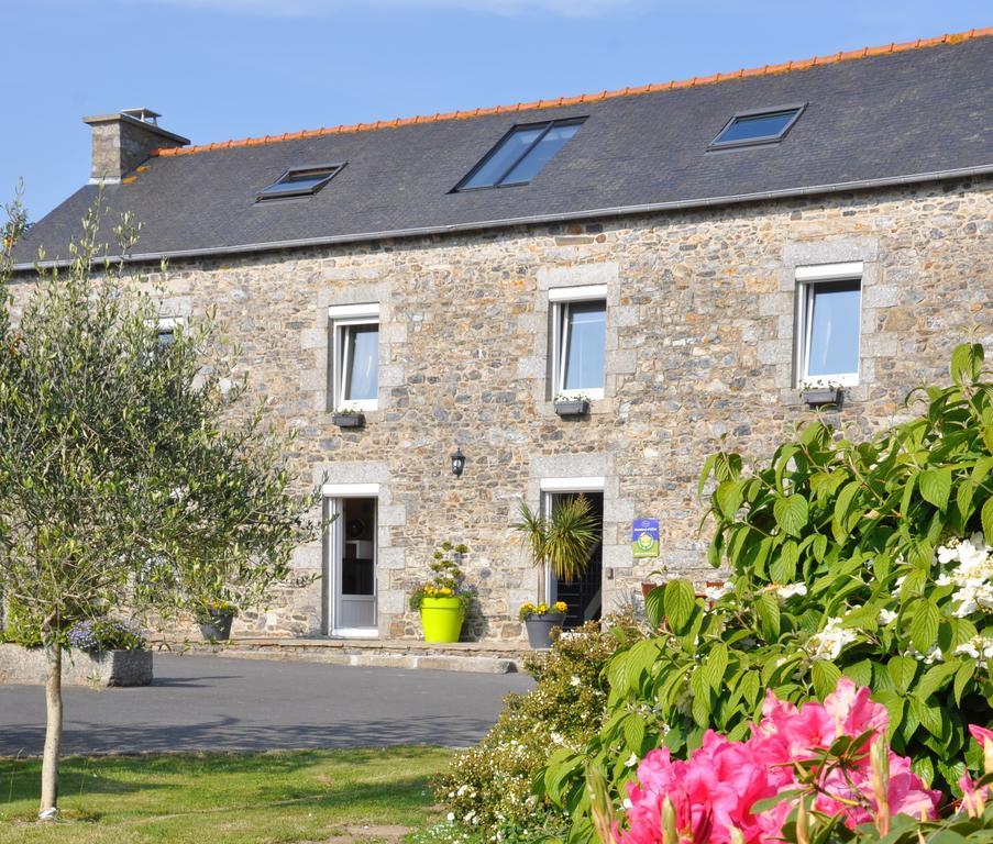 Domaine Du Grenier Bed & Breakfast Yffiniac Exterior photo
