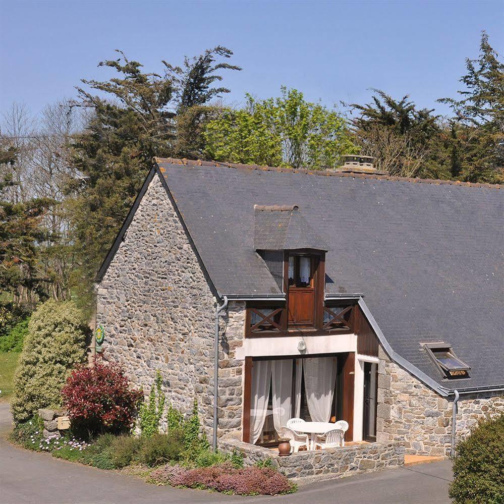 Domaine Du Grenier Bed & Breakfast Yffiniac Exterior photo
